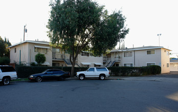 1746 W Sumac Ln in Anaheim, CA - Building Photo - Building Photo