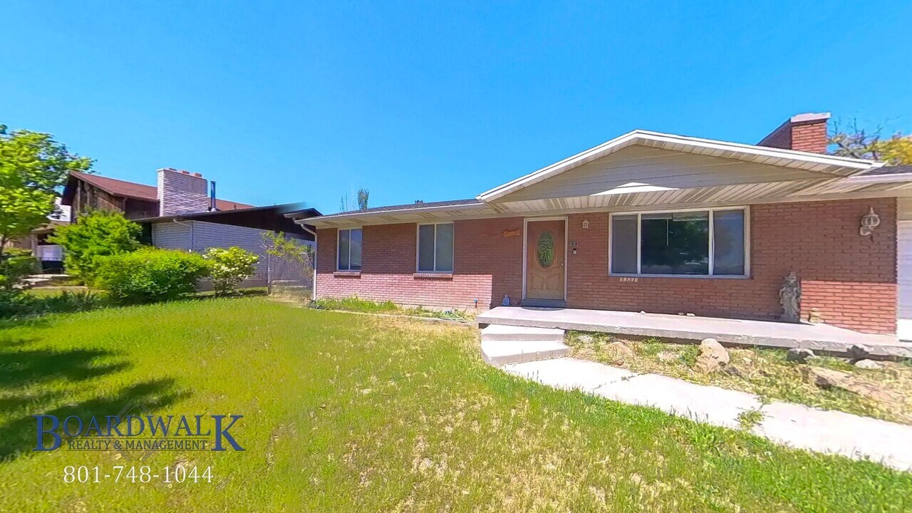 2106 Western Charm Dr in Riverton, UT - Building Photo