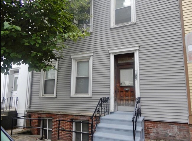 188 3rd St, Unit 1 in Troy, NY - Foto de edificio - Building Photo