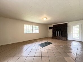 201 Carlton St. in Springdale, AR - Building Photo - Building Photo