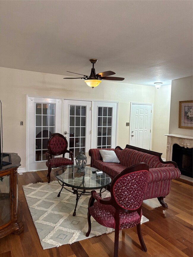 property at 580 Wilcrest Dr