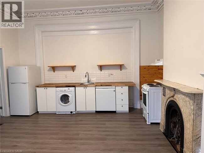 240 Dalhousie St in Brantford, ON - Building Photo - Building Photo