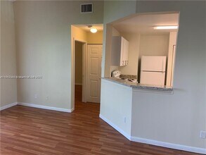 3401 NW 44th St in Lauderdale Lakes, FL - Building Photo - Building Photo