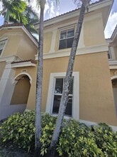 3194 SW 128th Terrace in Miramar, FL - Foto de edificio - Building Photo