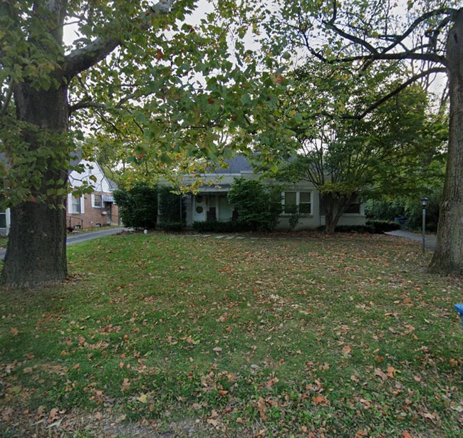 property at 5649 N Illinois St