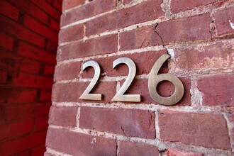226 45th St, Unit Half-2 in Pittsburgh, PA - Foto de edificio - Building Photo