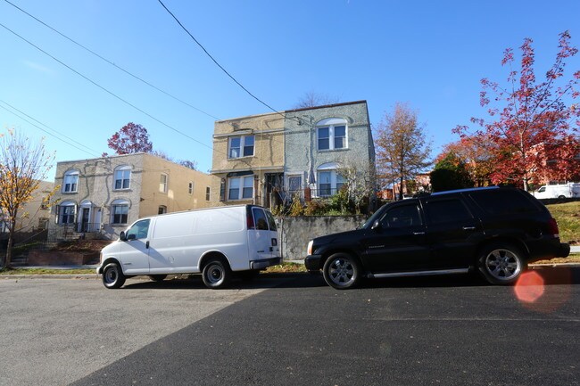 2801-2803 Buena Vista Ter SE in Washington, DC - Building Photo - Building Photo