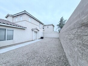 33 Belle Soleil Ave in Las Vegas, NV - Building Photo - Building Photo