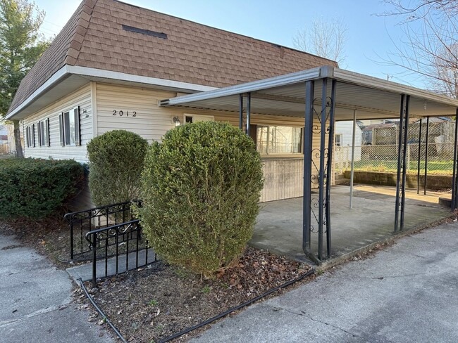 2012 St Charles Ave in Dayton, OH - Building Photo - Building Photo