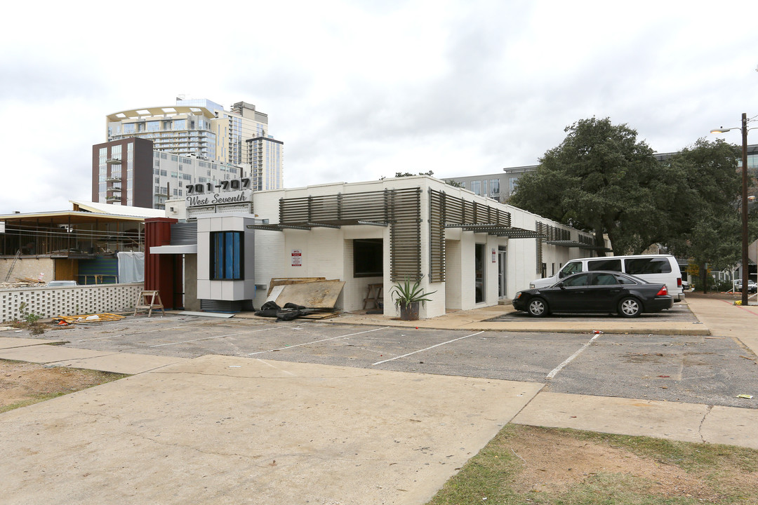 701-711 W 7th St in Austin, TX - Building Photo