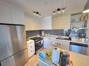 1180 Rue de Bleury in Montréal, QC - Building Photo - Building Photo