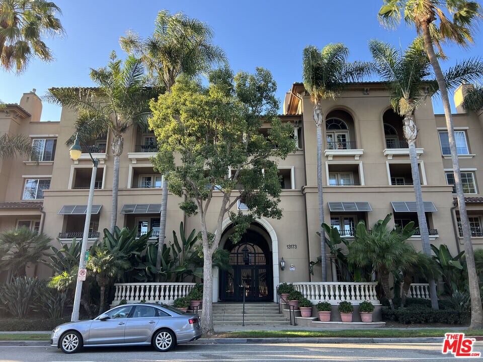 13173 Pacific Promenade in Los Angeles, CA - Building Photo