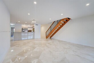 8352 Dundee Terrace in Hialeah, FL - Building Photo - Building Photo