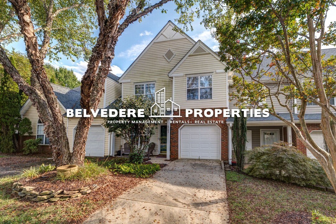 6703 Daniel Pierce Dr in Greensboro, NC - Building Photo