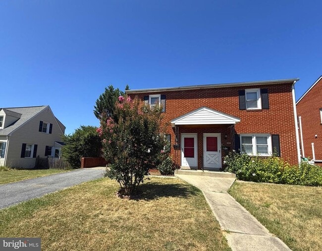 property at 25 E 9th St