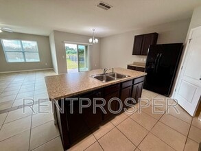 4222 Roberta Dr in Winter Haven, FL - Foto de edificio - Building Photo