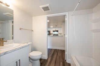 Ernie Martin Villas in Miami, FL - Building Photo - Building Photo