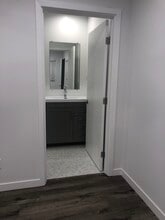 1230 S Holt Ave in Los Angeles, CA - Building Photo - Building Photo