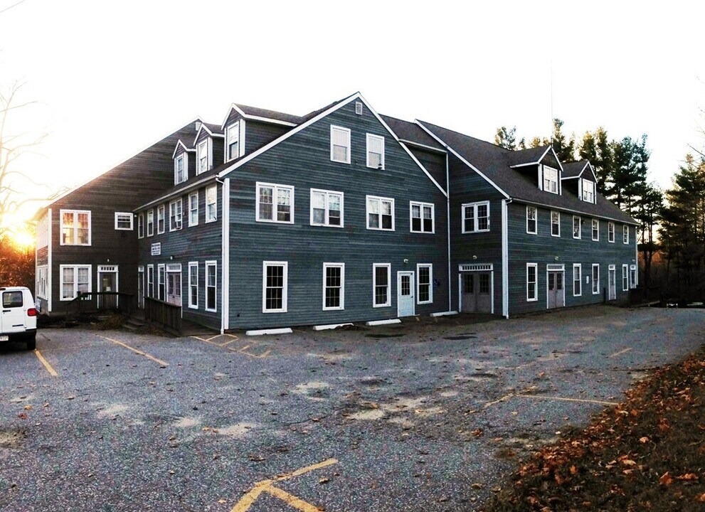 191 City Depot Rd in Charlton, MA - Building Photo