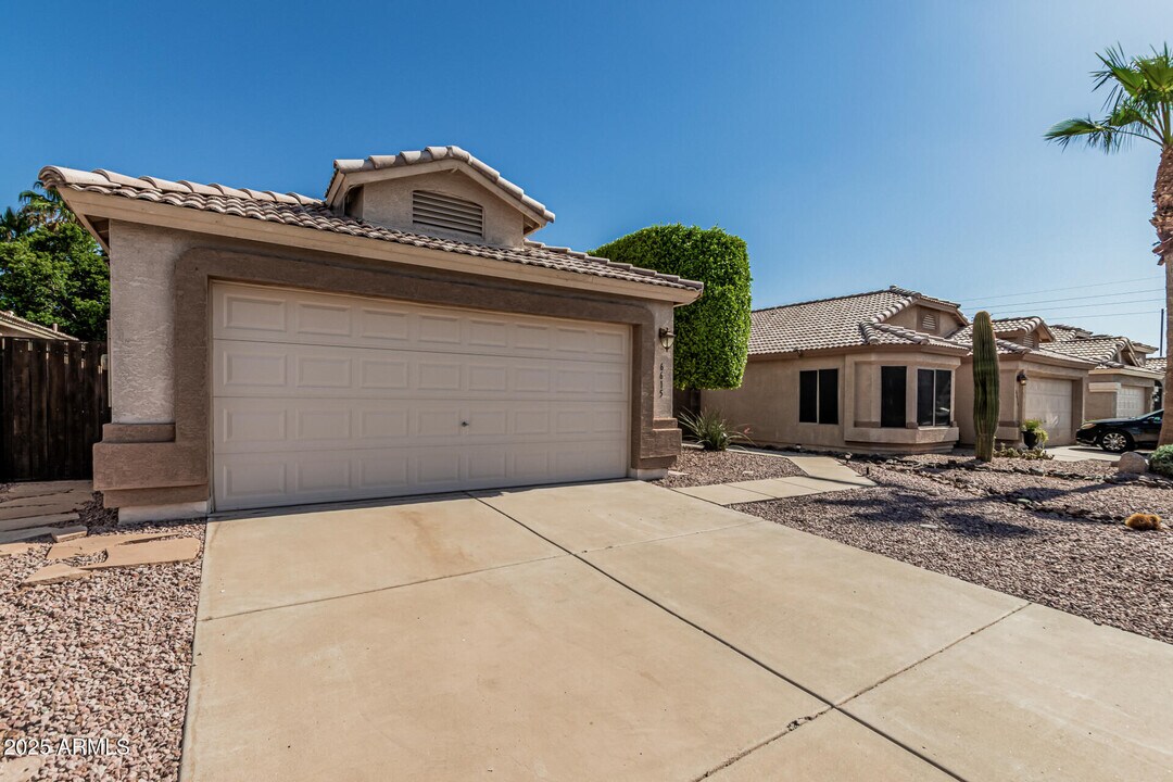 6615 W Saddlehorn Rd in Phoenix, AZ - Building Photo
