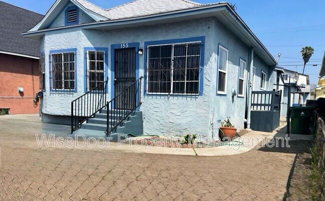 property at 155 W 43rd St