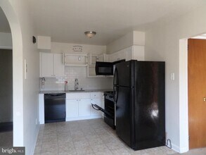825 Solly Ave-Unit -2ND FLR. in Philadelphia, PA - Building Photo - Building Photo