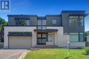 298 Crestview Rd in Ottawa, ON - Building Photo