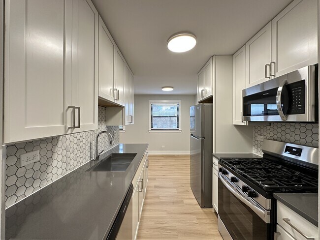 535 W Aldine Ave in Chicago, IL - Foto de edificio - Building Photo