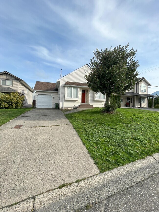 5614 Kathleen Dr in Chilliwack, BC - Building Photo - Building Photo
