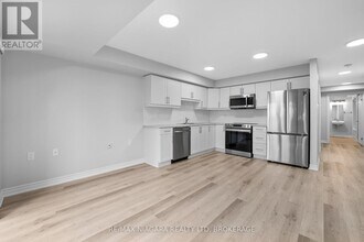 63 Vine St S in St Catharines, ON - Building Photo - Building Photo