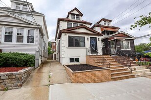 65-04 80th St in Queens, NY - Building Photo