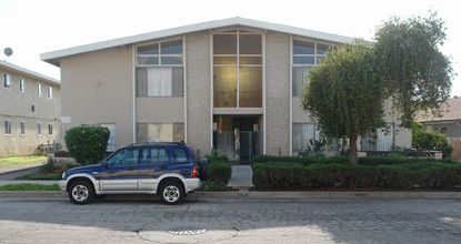 236 E Navilla Pl in Covina, CA - Foto de edificio - Building Photo