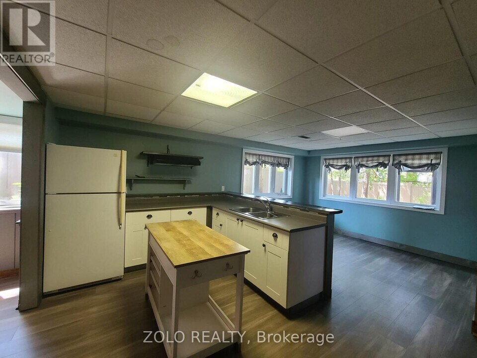 114 Ardagh Rd in Barrie, ON - Building Photo