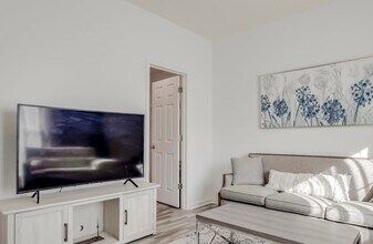 17122 Meander Wy in Louisville, KY - Building Photo - Building Photo