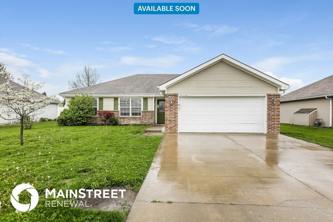 447 SW Laura Ln in Grain Valley, MO - Building Photo