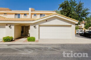 16015 N 30th St in Phoenix, AZ - Building Photo