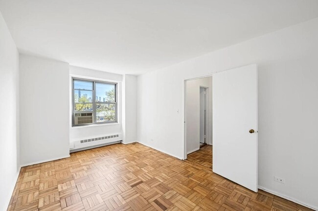 453 FDR Dr in New York, NY - Building Photo - Building Photo