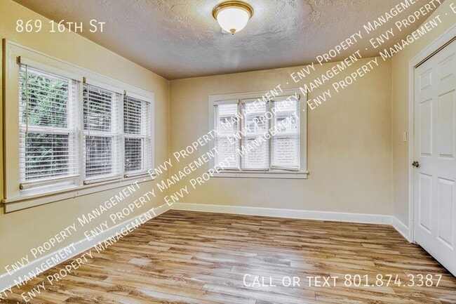 property at 869 16th St