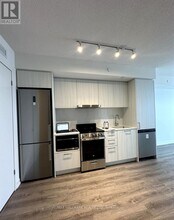 195 Commerce St in Vaughan, ON - Building Photo - Building Photo