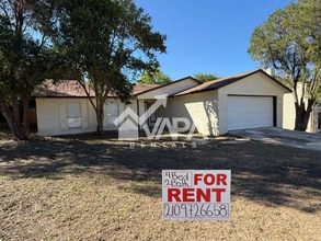 5822 Lake Wind in San Antonio, TX - Foto de edificio - Building Photo