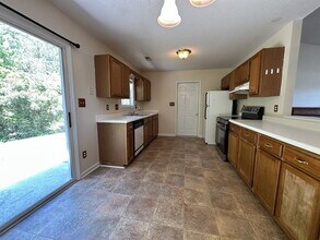 133 Glenwood Dr in Hubert, NC - Building Photo - Building Photo