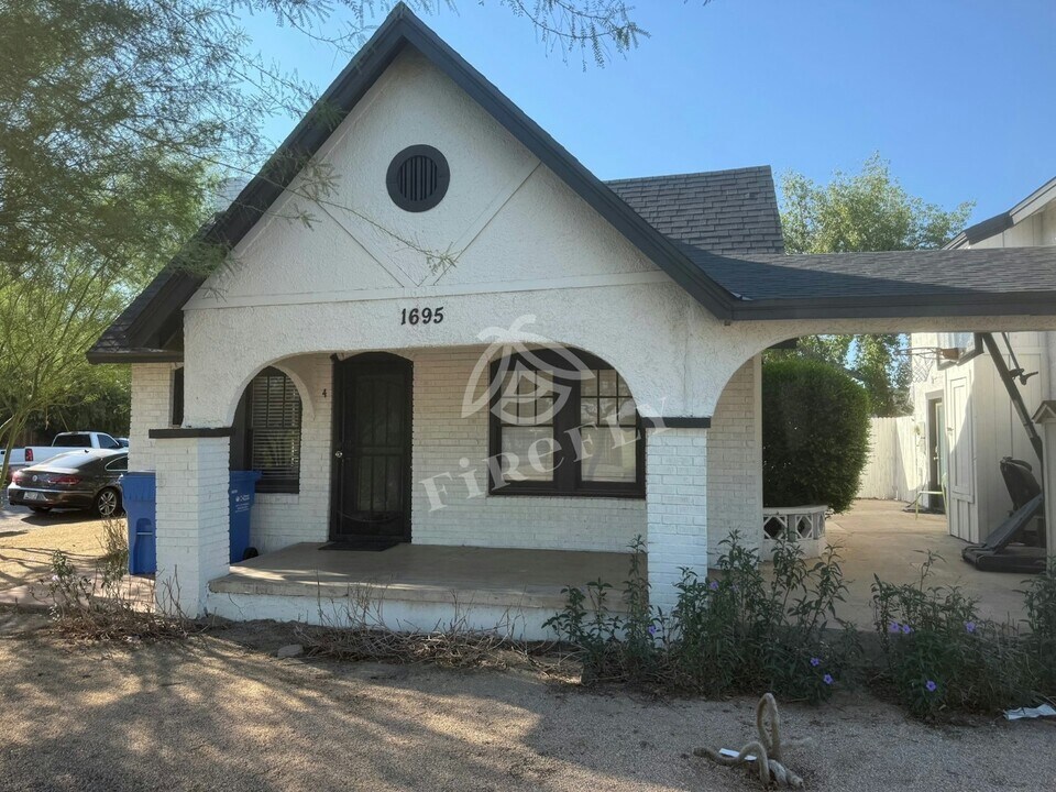 1695 E Indianola Ave in Phoenix, AZ - Building Photo