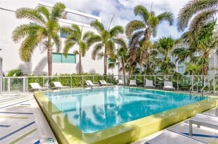 1700 Meridian Ave in Miami Beach, FL - Building Photo