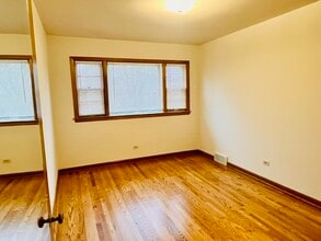 7724 W Birchwood Ave in Chicago, IL - Building Photo - Building Photo