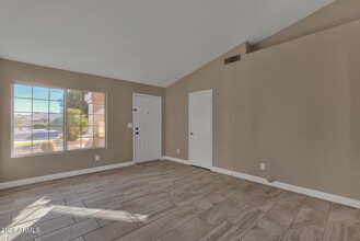 6870 W Shaw Butte Dr in Peoria, AZ - Building Photo - Building Photo