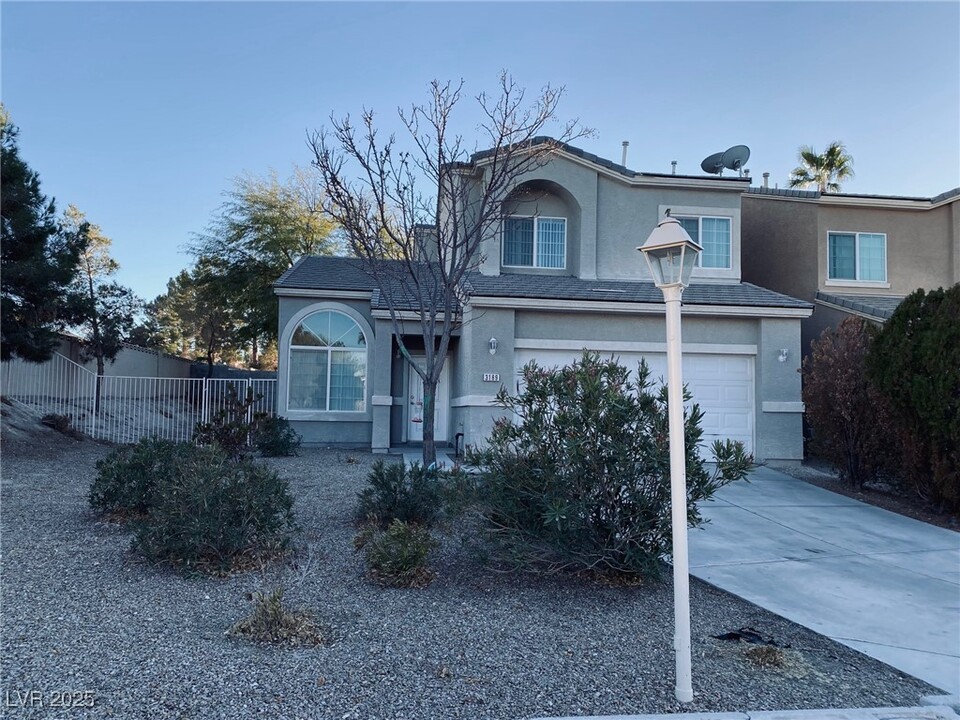 3189 Rabbit Creek Dr in Las Vegas, NV - Foto de edificio