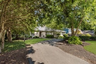 7525 N Meridian St in Indianapolis, IN - Building Photo - Building Photo