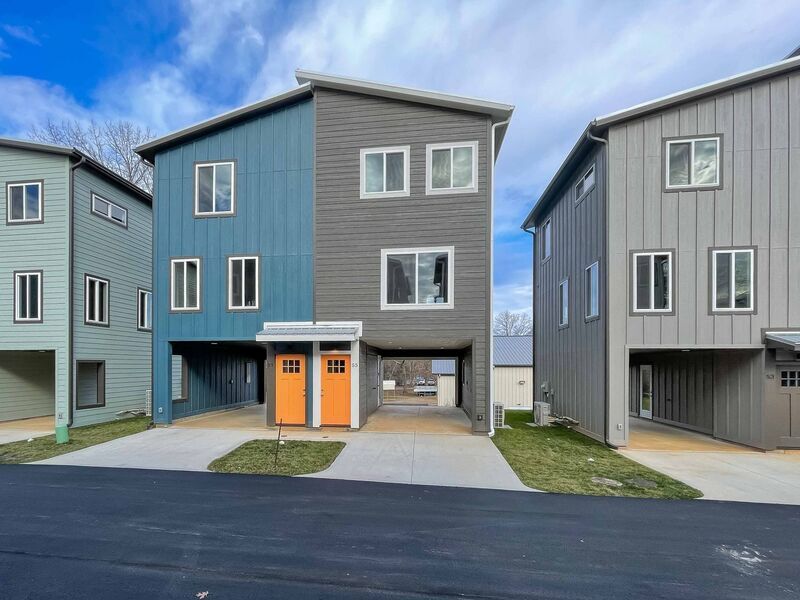 55 W Cascade St in Asheville, NC - Building Photo