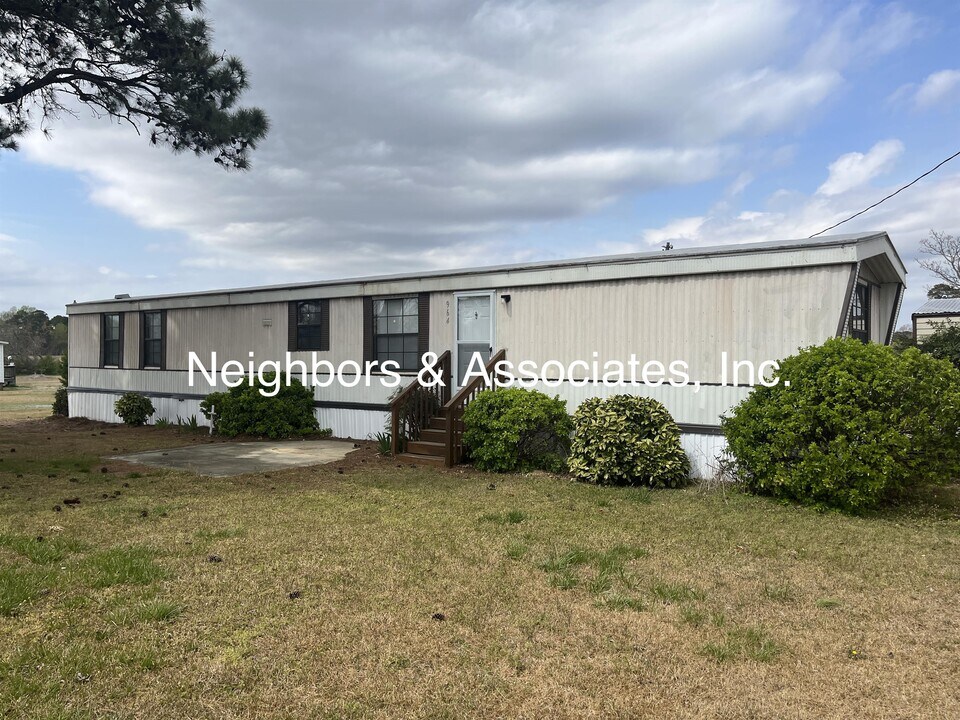 964 Pleasant Hill Church Rd in Benson, NC - Building Photo