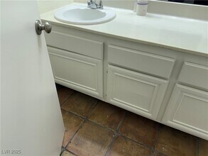3249 Liahona Way in Las Vegas, NV - Building Photo - Building Photo